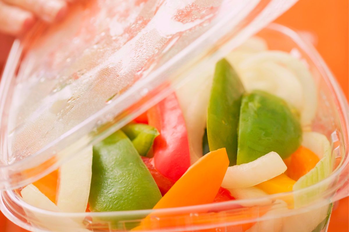 La CE adopta reglamento sobre materiales plásticos reciclados en contacto con alimentos