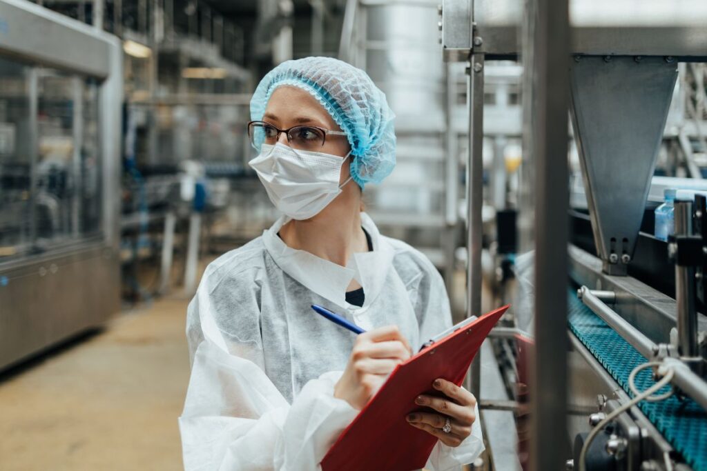 El Camino a la Certificación (FSSC 22000 / BRCGS): Guía para una Implementación sin Caos